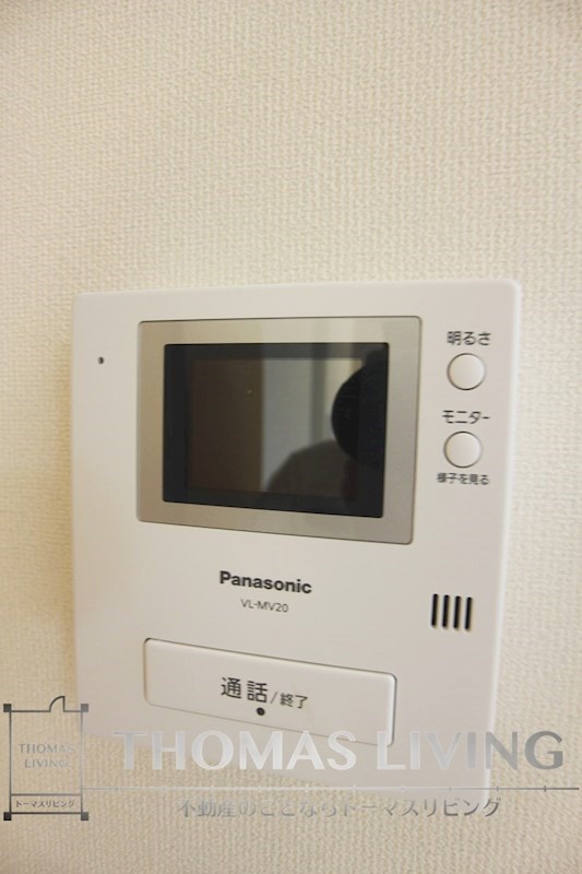 セキュリティ　モニタ付きインターホンで来客確認が出来ます。