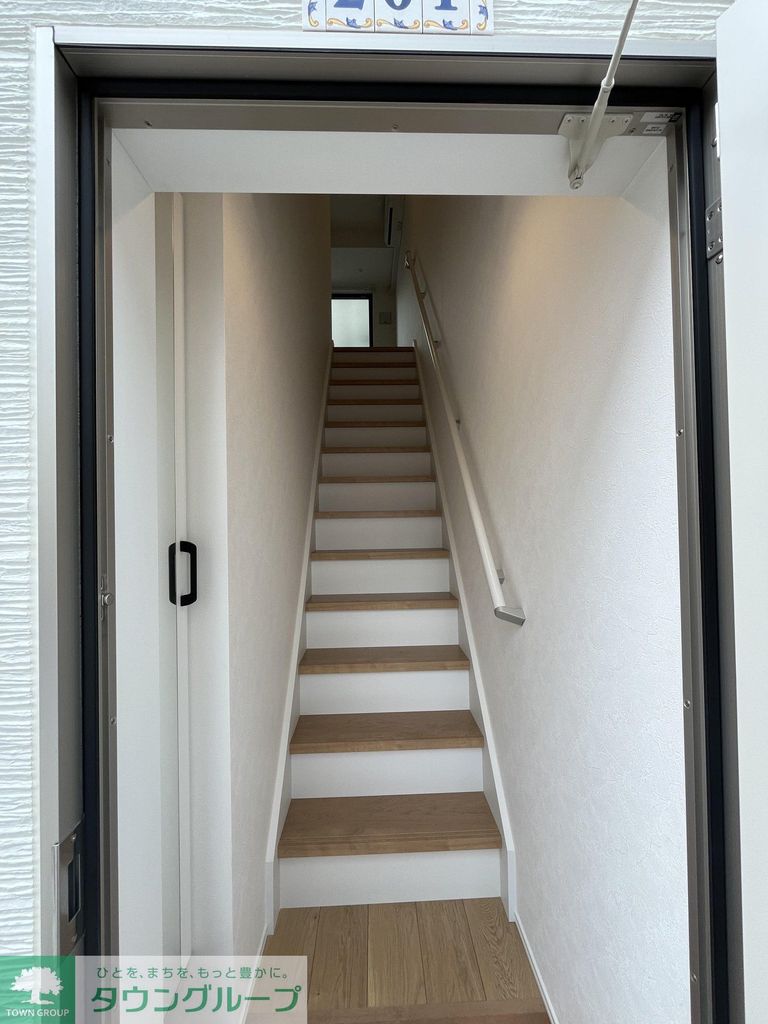 玄関　※同タイプのお部屋の写真になります