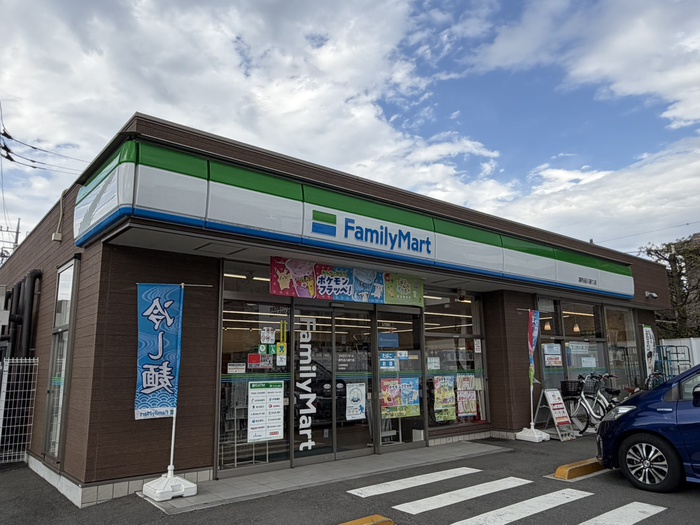 コンビニ　ファミリーマート調布品川通り店（コンビニ）まで291m