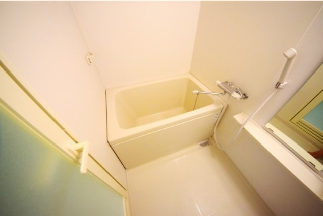 バス・シャワールーム　※別部屋参考写真