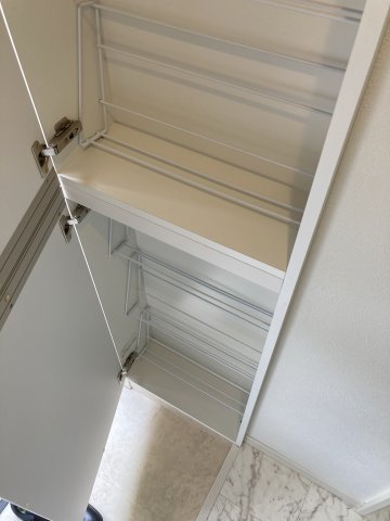 玄関　玄関にはシューズボックス付