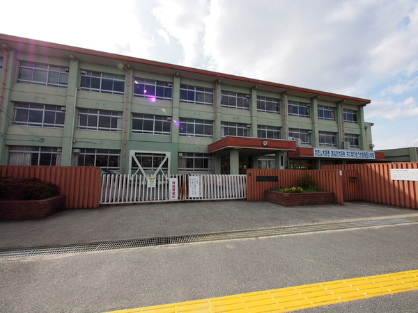 小学校　奈良市立大安寺西小学校（小学校）まで1060m