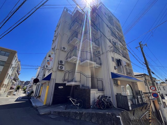 建物外観　落ち着いた雰囲気の外観です