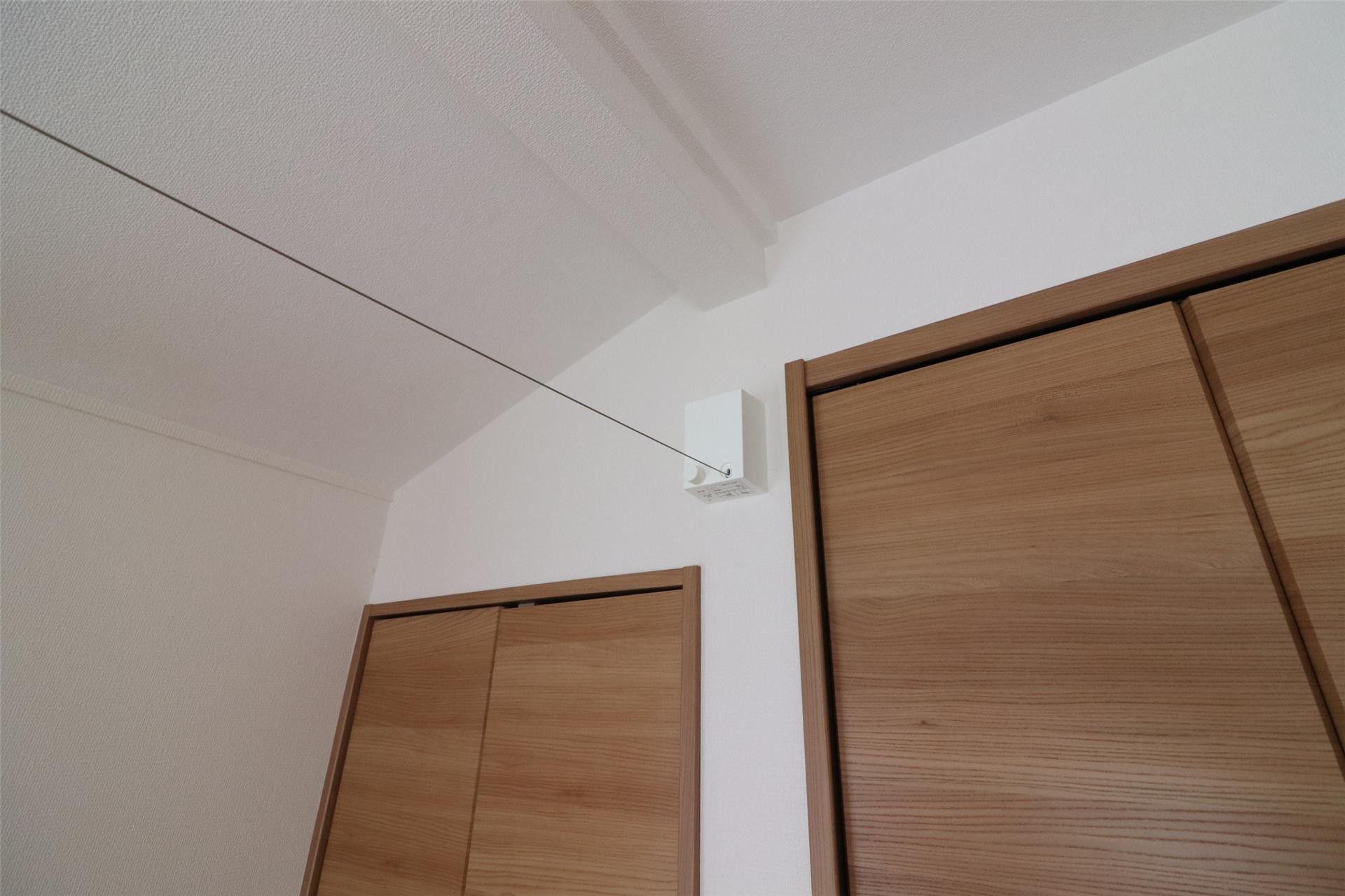 その他部屋・スペース　ワイヤー式室内物干し