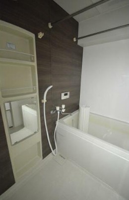 バス・シャワールーム　※同間取・別号室の写真です。