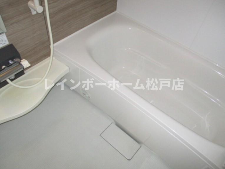 バス・シャワールーム　日々の疲れを癒すお風呂付です