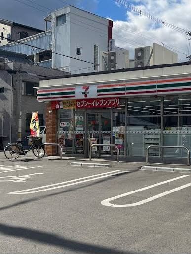 コンビニ　セブンイレブン大阪勝山南4丁目店（コンビニ）まで220m