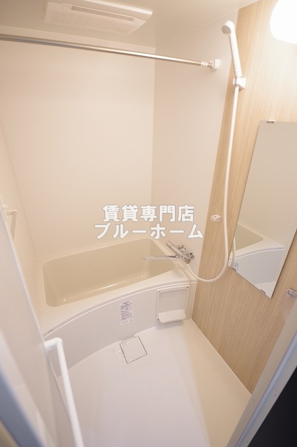 バス・シャワールーム　浴室乾燥機能付きお風呂です！