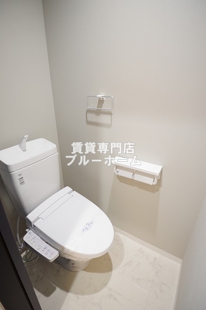 トイレ　温水洗浄便座付きのトイレです！