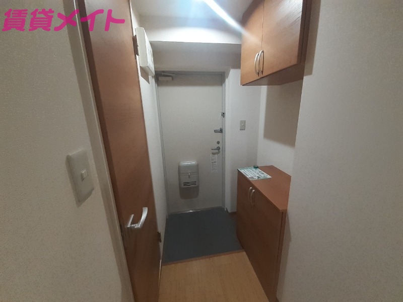玄関　同型参考写真