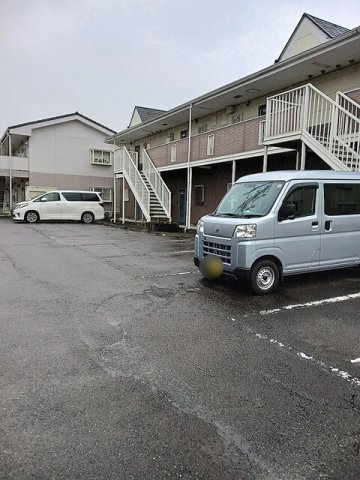 駐車場　駐車場に車を止められます
