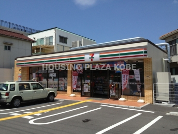 コンビニ　セブンイレブン神戸日向2丁目店（コンビニ）まで338m