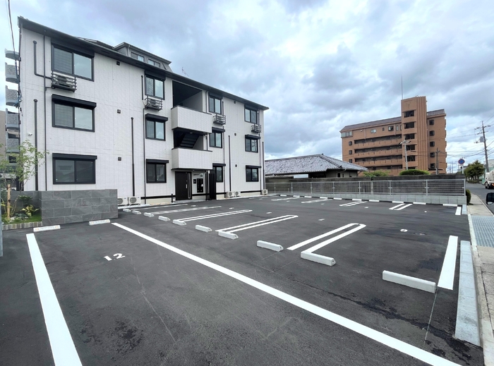 駐車場　トリシア上中野