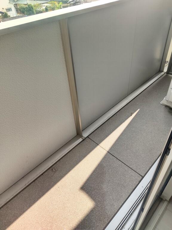 バルコニー　退去後の清掃及び工事前