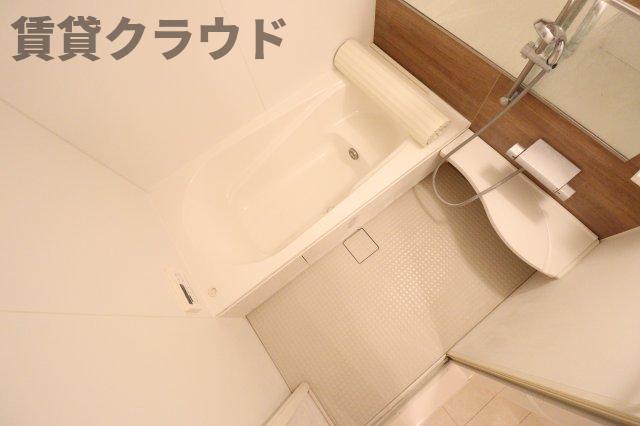 バス・シャワールーム　落ち着いた空間のお風呂です