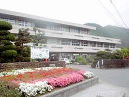 小学校　赤穂市立坂越小学校（小学校）まで1617m