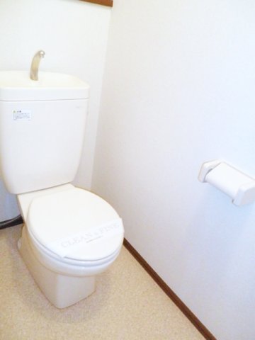 トイレ　落ち着いた色調のトイレです♪