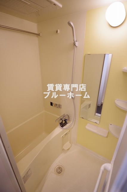 バス・シャワールーム　浴室乾燥機付きのお風呂です！
