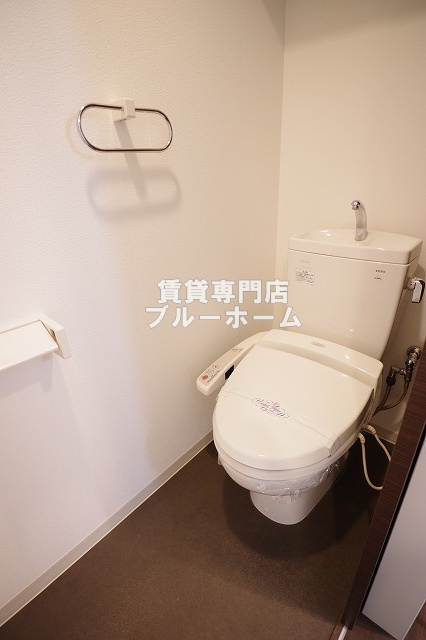 トイレ　温水洗浄便座付きのトイレです！