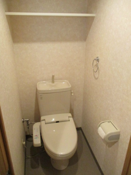 トイレ　当社は仲介手数料がお家賃の半月分+税♪
