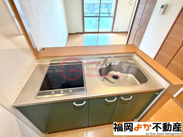 キッチン　【福岡よか不動産】キッチンでお料理をお楽しみください