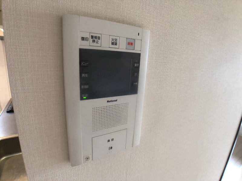 セキュリティ　ＴＶモニター付インターホンです。来客者の顔が見えるので安心！