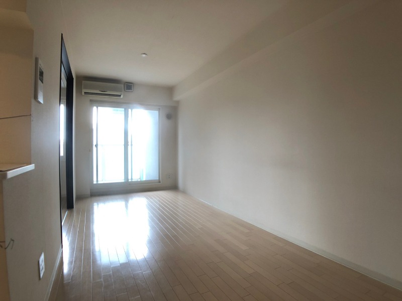 居室・リビング　広くてキレイなお部屋が広がっていて、充実した生活が送れそう。