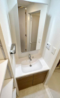 洗面設備　コンパクトで使いやすい洗面所