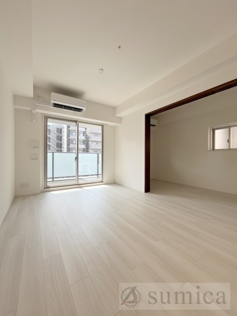 バルコニー　各部屋にエアコン付き