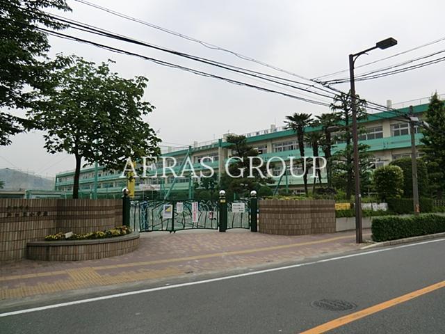 小学校　戸田市立戸田東小学校（小学校）まで541m