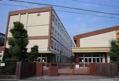 中学校　名古屋市立山田中学校（中学校）まで689m