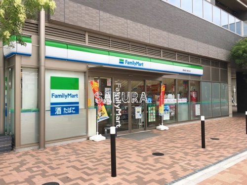 コンビニ　ファミリーマート 東神奈川東口店（コンビニ）まで545m