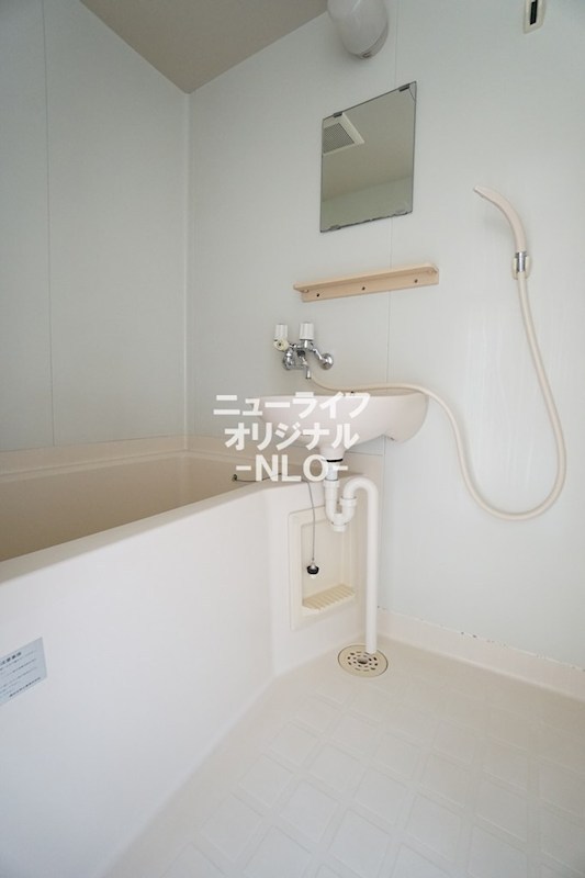バス・シャワールーム　※同建物内、別室参照。現況優先。