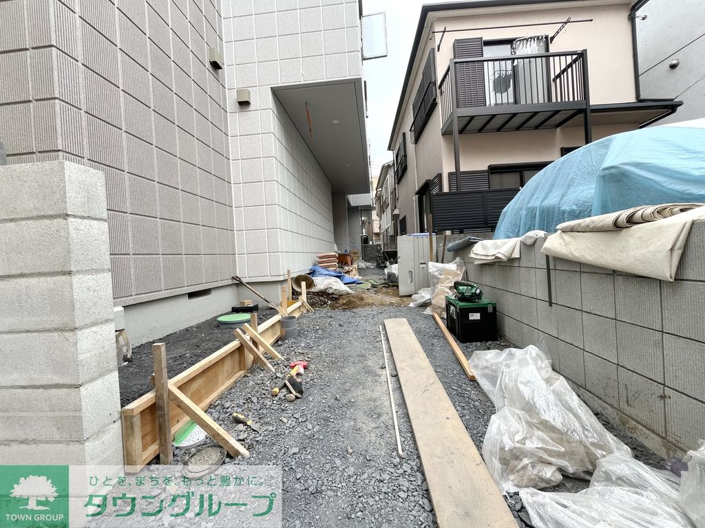 ロビー　駐車場