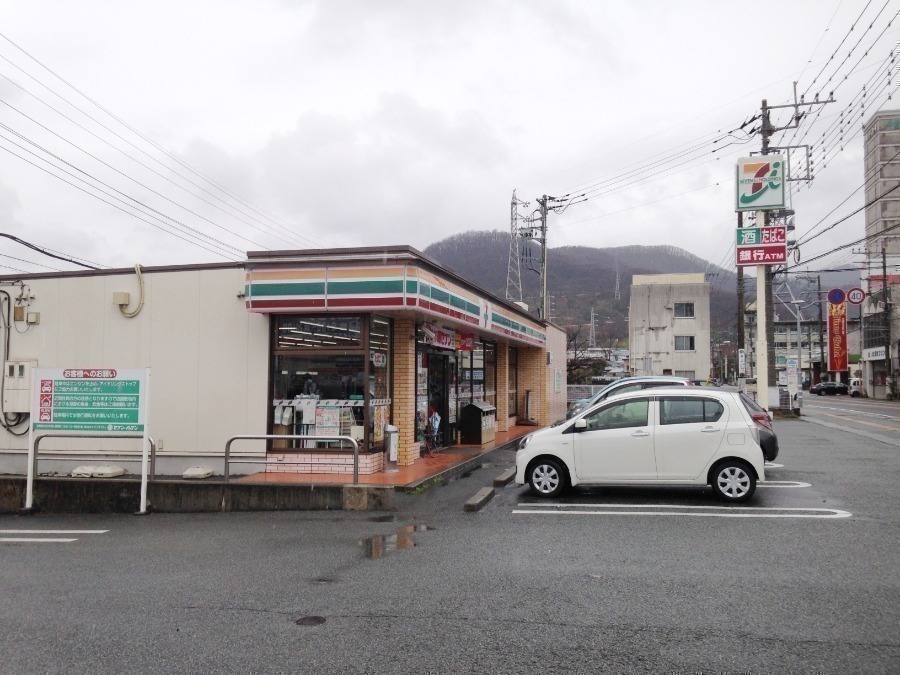 コンビニ　セブンイレブン甲府富士見通り店（コンビニ）まで676m