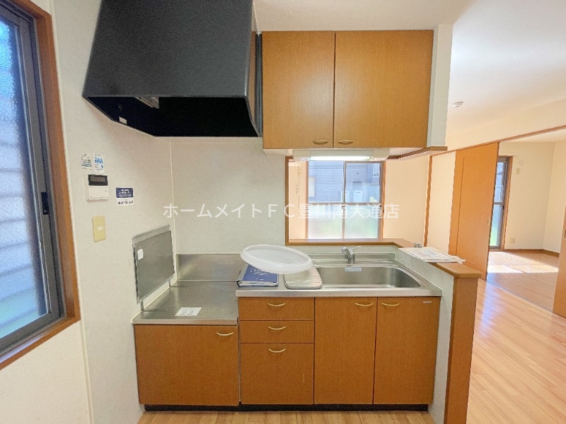 キッチン　同型別部屋写真（反転）