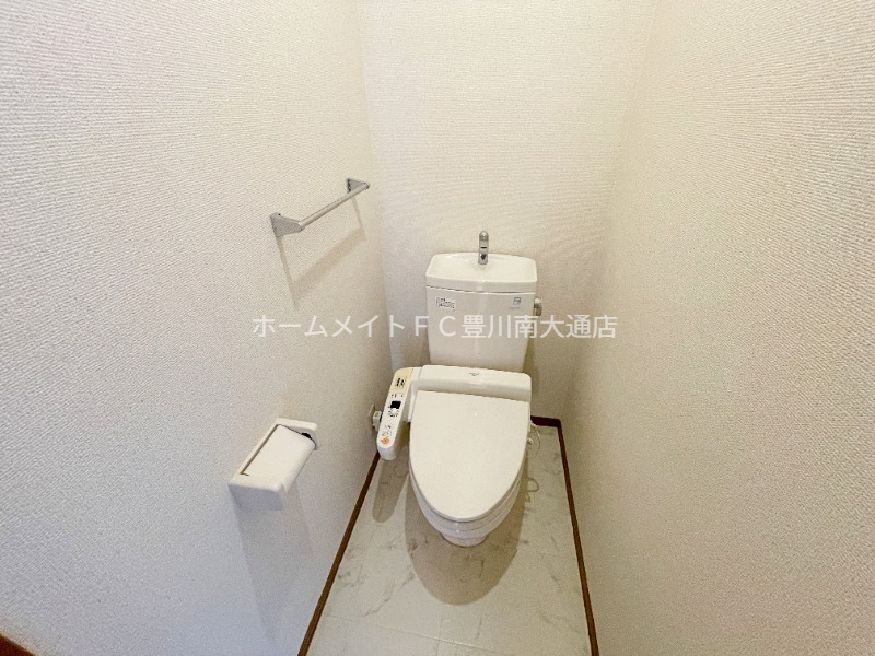 トイレ　同型別部屋写真（反転）