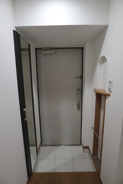 玄関　すっきりシンプルな玄関スペースです！