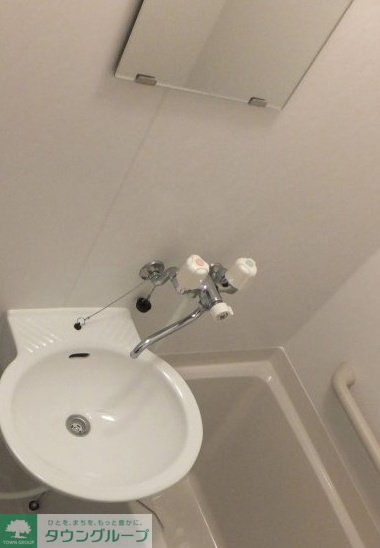 洗面設備　浴室換気乾燥機があるので雨の日のお洗濯も楽々