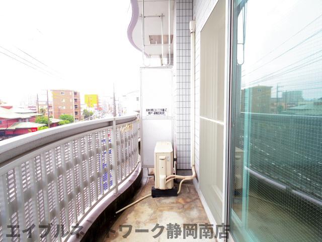 バルコニー　広々としたバルコニーです