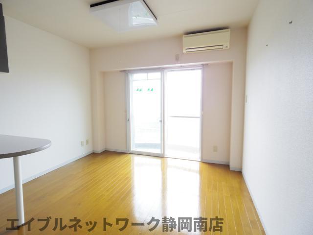 その他部屋・スペース　ゆったりとしたリビングです