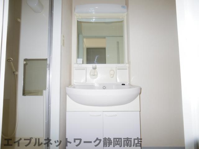 洗面設備　忙しい朝には欠かせない洗面所です