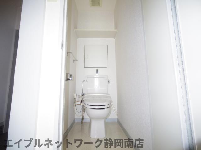 トイレ　落ち着いたトイレです