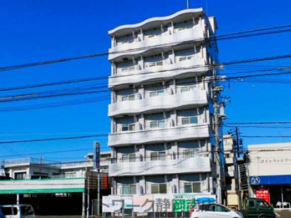 建物外観　落ち着いた雰囲気の外観です