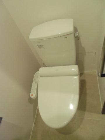 トイレ　別タイプ部屋　参考写真です