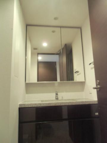 洗面設備　別タイプ部屋　参考写真です