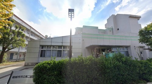 図書館　稲城市立第二図書館（図書館）まで495m