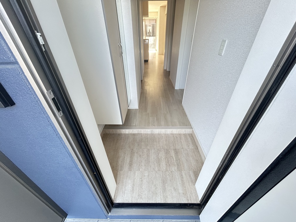 玄関　実際のお部屋です