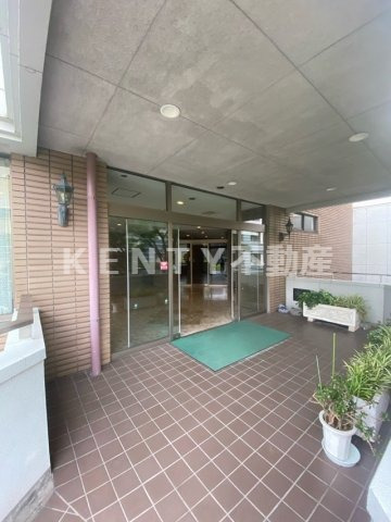 その他　落ち着いたエントランスです