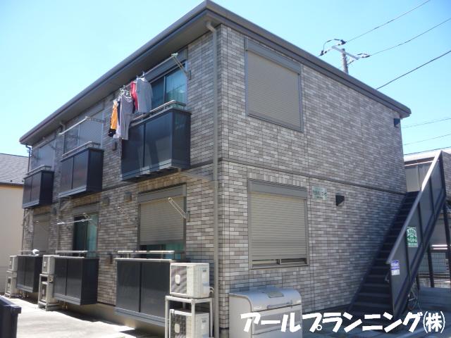 建物外観　セキスイハイム施工、管理　ワイドな洋室8帖の1K